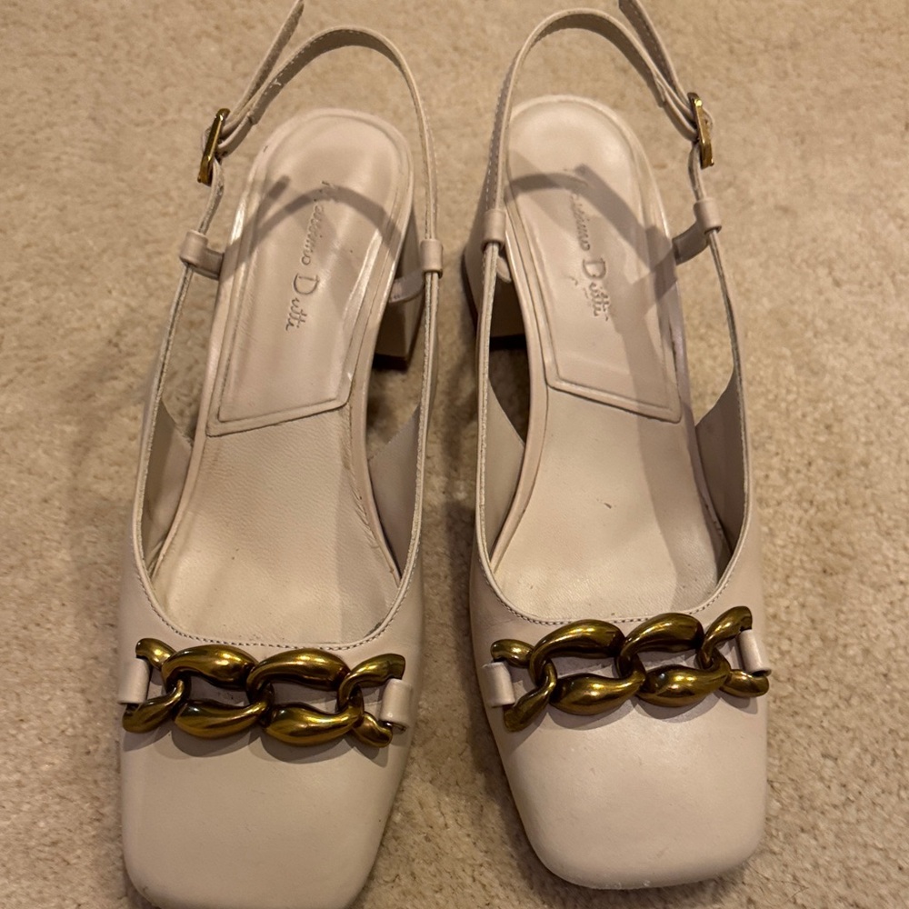 Massimo Dutti Beige Heels with Brass Chain Accent size 37